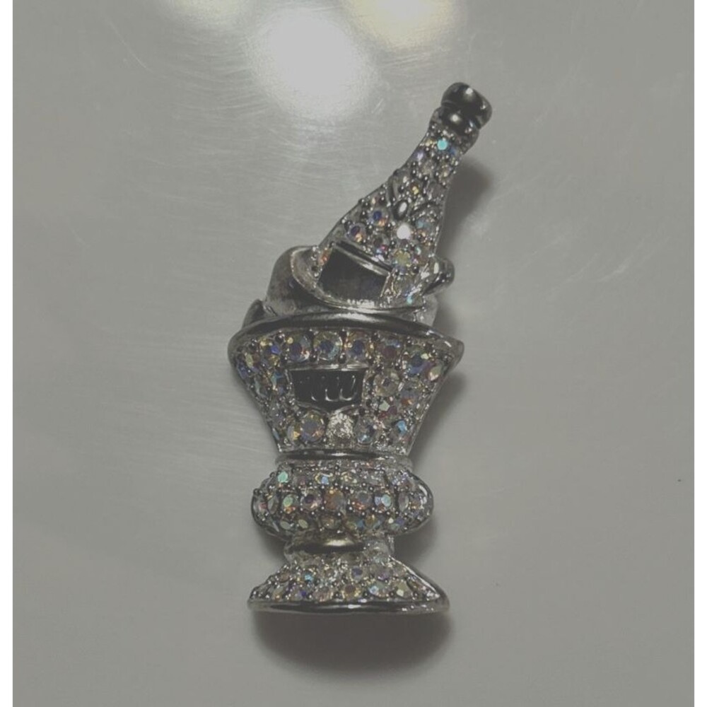 Y2K Vintage 2000s Rhinestone New Year Celebration Pin